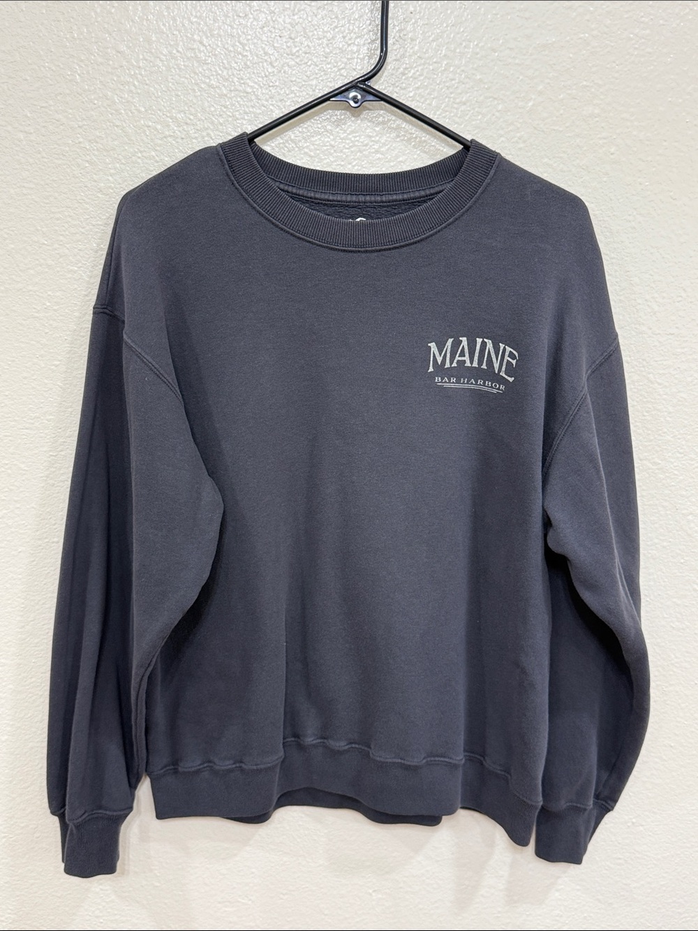 Hollister Charcoal Gray Maine Graphic Crewneck Sweatshirt Size XS
